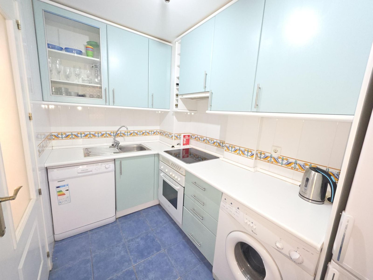 Se vende Apartamento Planta Media de 2 dormitorios en Costa Del Sol, Málaga, España