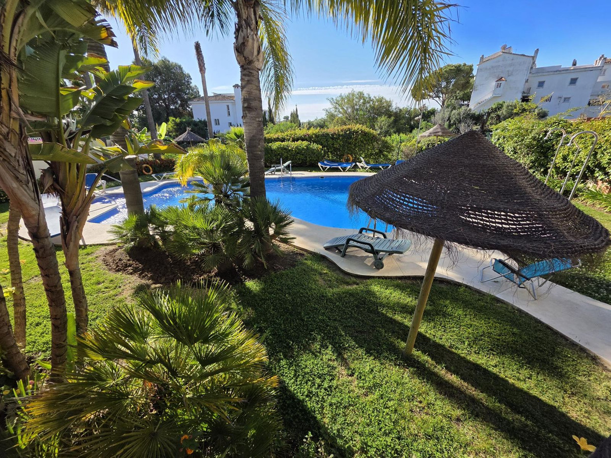 Se vende Apartamento Planta Media de 2 dormitorios en Costa Del Sol, Málaga, España