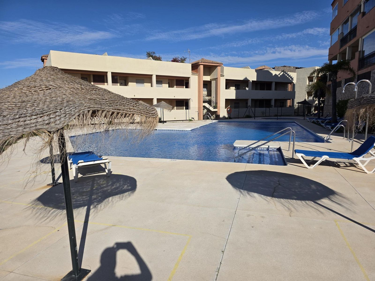 Se vende Apartamento Planta Media de 2 dormitorios en Costa Del Sol, Málaga, España