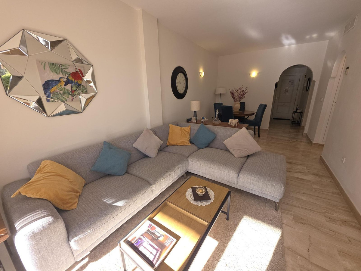 Se vende Apartamento Planta Media de 2 dormitorios en Costa Del Sol, Málaga, España