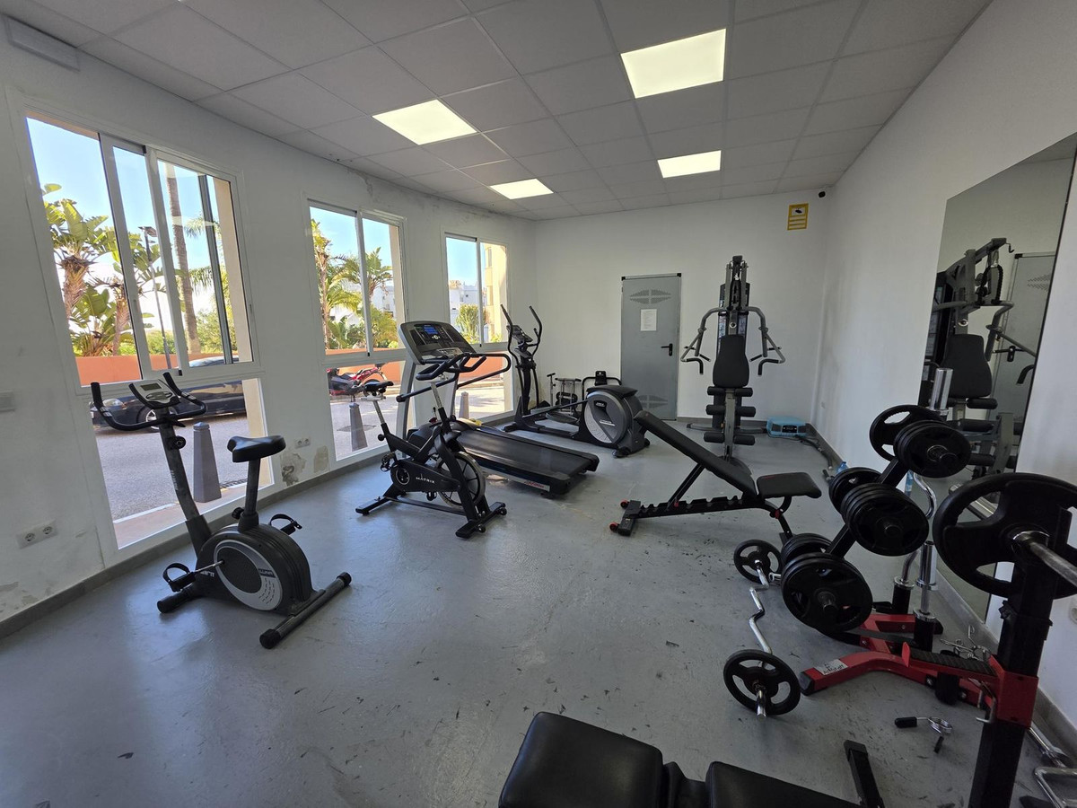 Se vende Apartamento Planta Media de 2 dormitorios en Costa Del Sol, Málaga, España