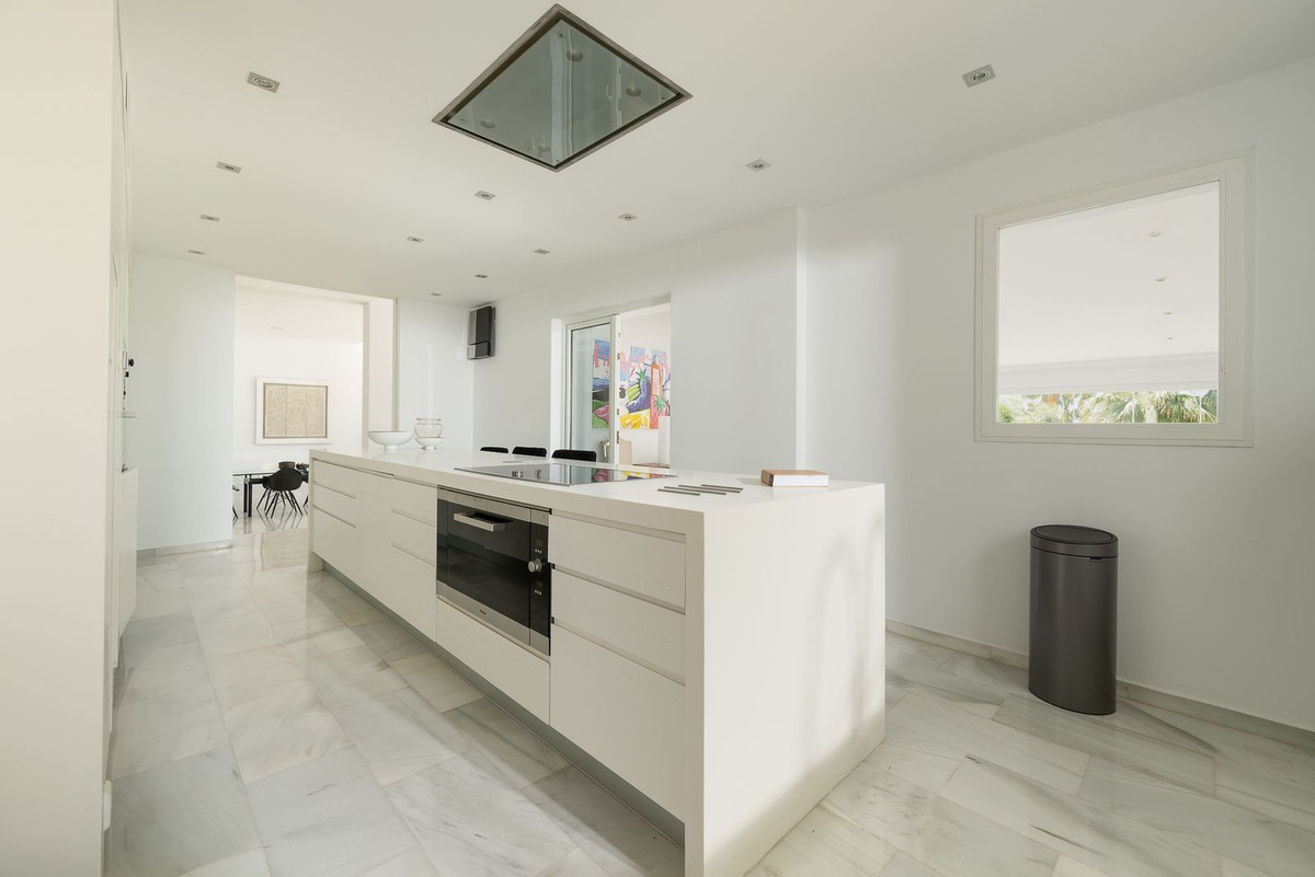 Se vende Villa - Chalet de 7 dormitorios en Costa Del Sol, Málaga, España