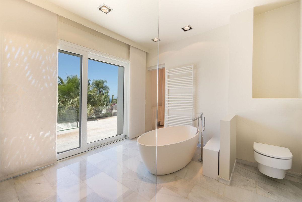 Se vende Villa - Chalet de 7 dormitorios en Costa Del Sol, Málaga, España