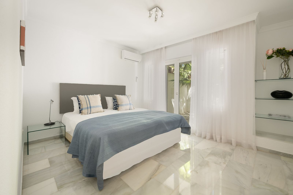 Se vende Villa - Chalet de 7 dormitorios en Costa Del Sol, Málaga, España