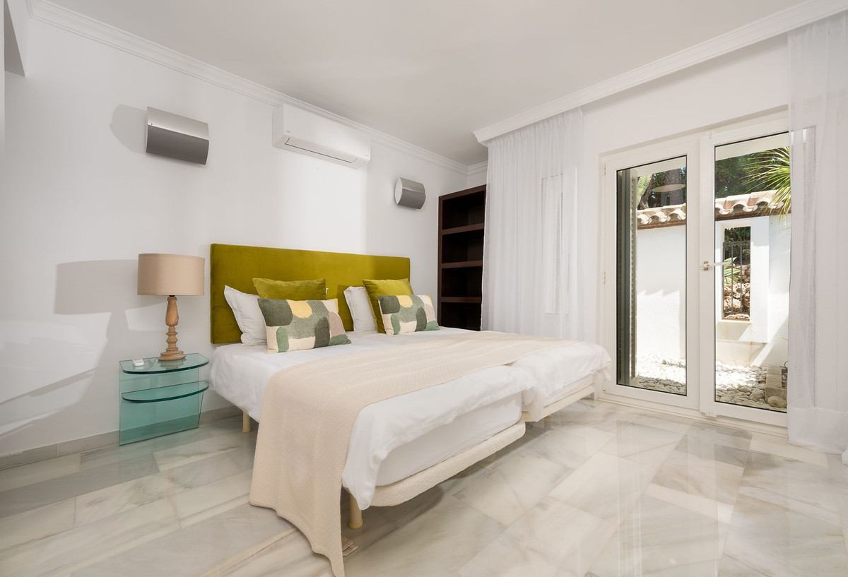 Se vende Villa - Chalet de 7 dormitorios en Costa Del Sol, Málaga, España