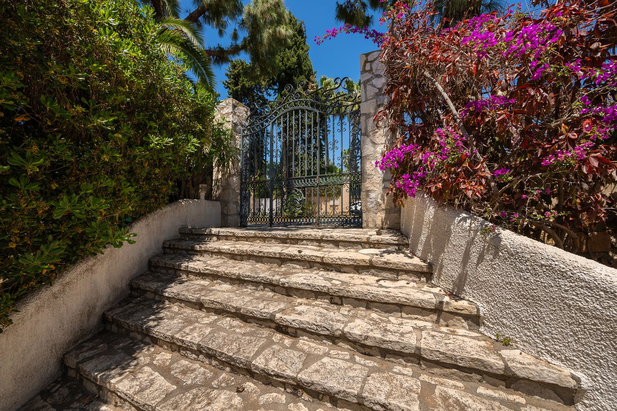 Se vende Villa - Chalet de 7 dormitorios en Costa Del Sol, Málaga, España