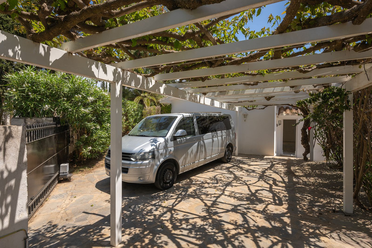 Se vende Villa - Chalet de 7 dormitorios en Costa Del Sol, Málaga, España
