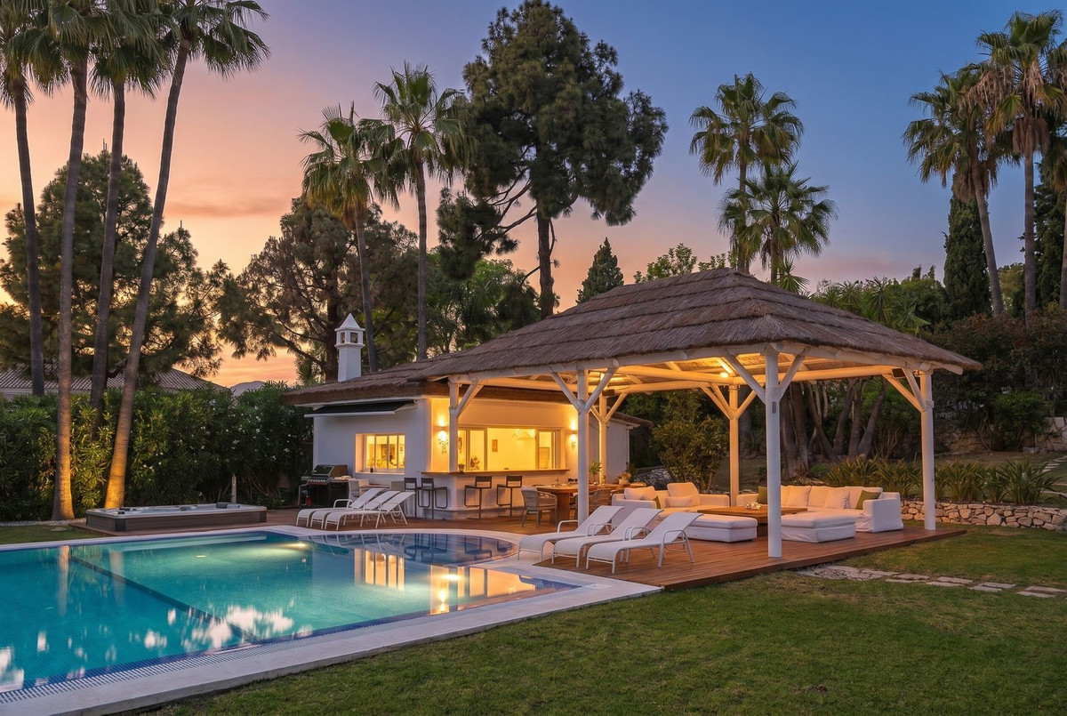 Se vende Villa - Chalet de 7 dormitorios en Costa Del Sol, Málaga, España
