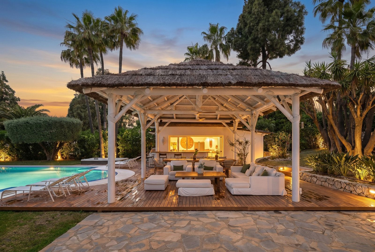 Se vende Villa - Chalet de 7 dormitorios en Costa Del Sol, Málaga, España