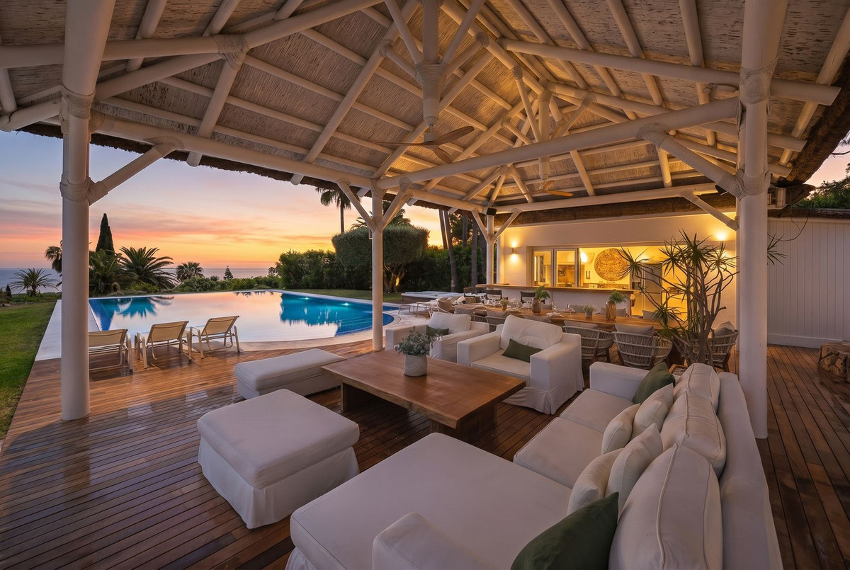 Se vende Villa - Chalet de 7 dormitorios en Costa Del Sol, Málaga, España
