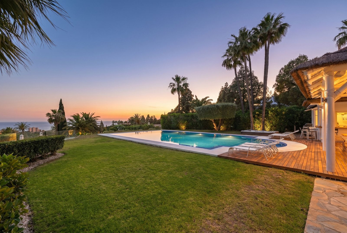 Se vende Villa - Chalet de 7 dormitorios en Costa Del Sol, Málaga, España