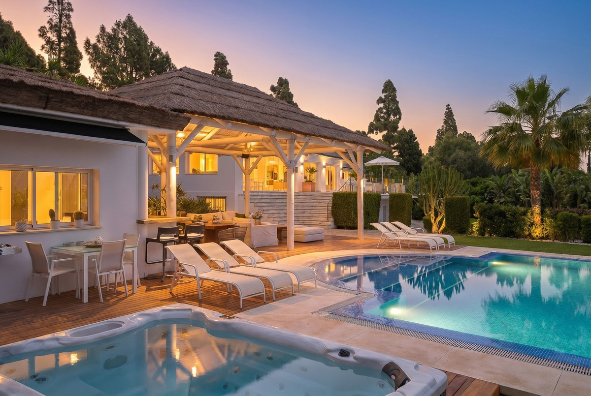 Se vende Villa - Chalet de 7 dormitorios en Costa Del Sol, Málaga, España