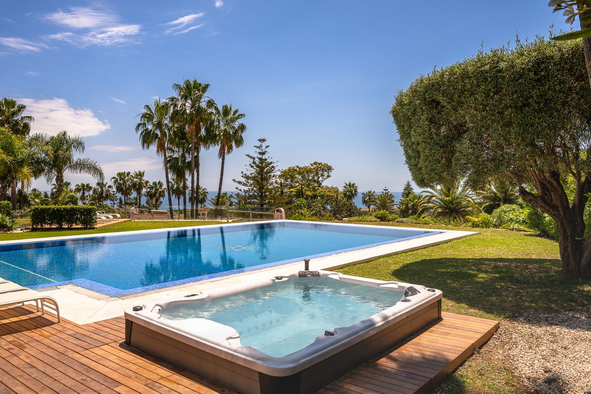 Se vende Villa - Chalet de 7 dormitorios en Costa Del Sol, Málaga, España