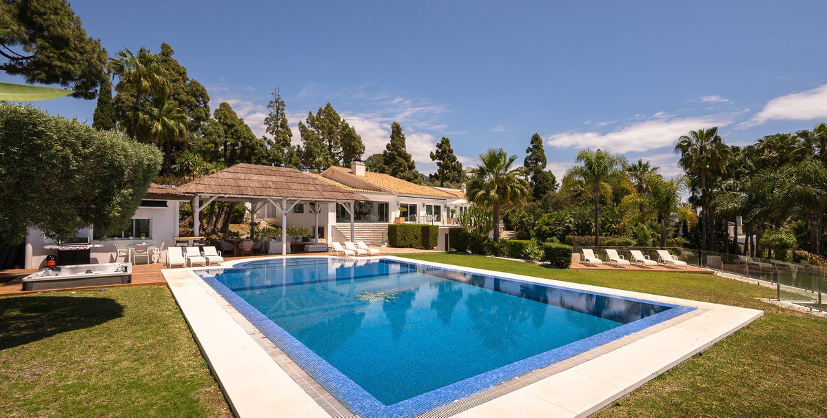 Se vende Villa - Chalet de 7 dormitorios en Costa Del Sol, Málaga, España