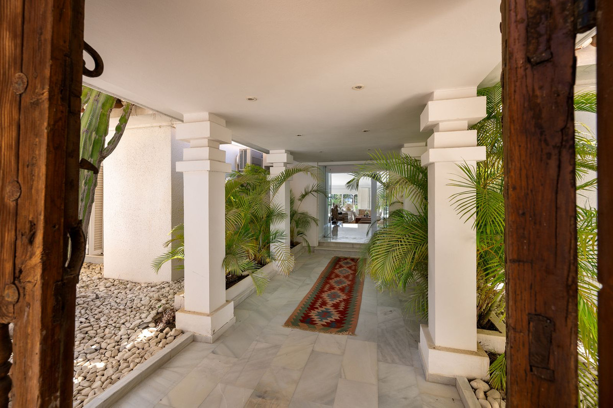 Se vende Villa - Chalet de 7 dormitorios en Costa Del Sol, Málaga, España