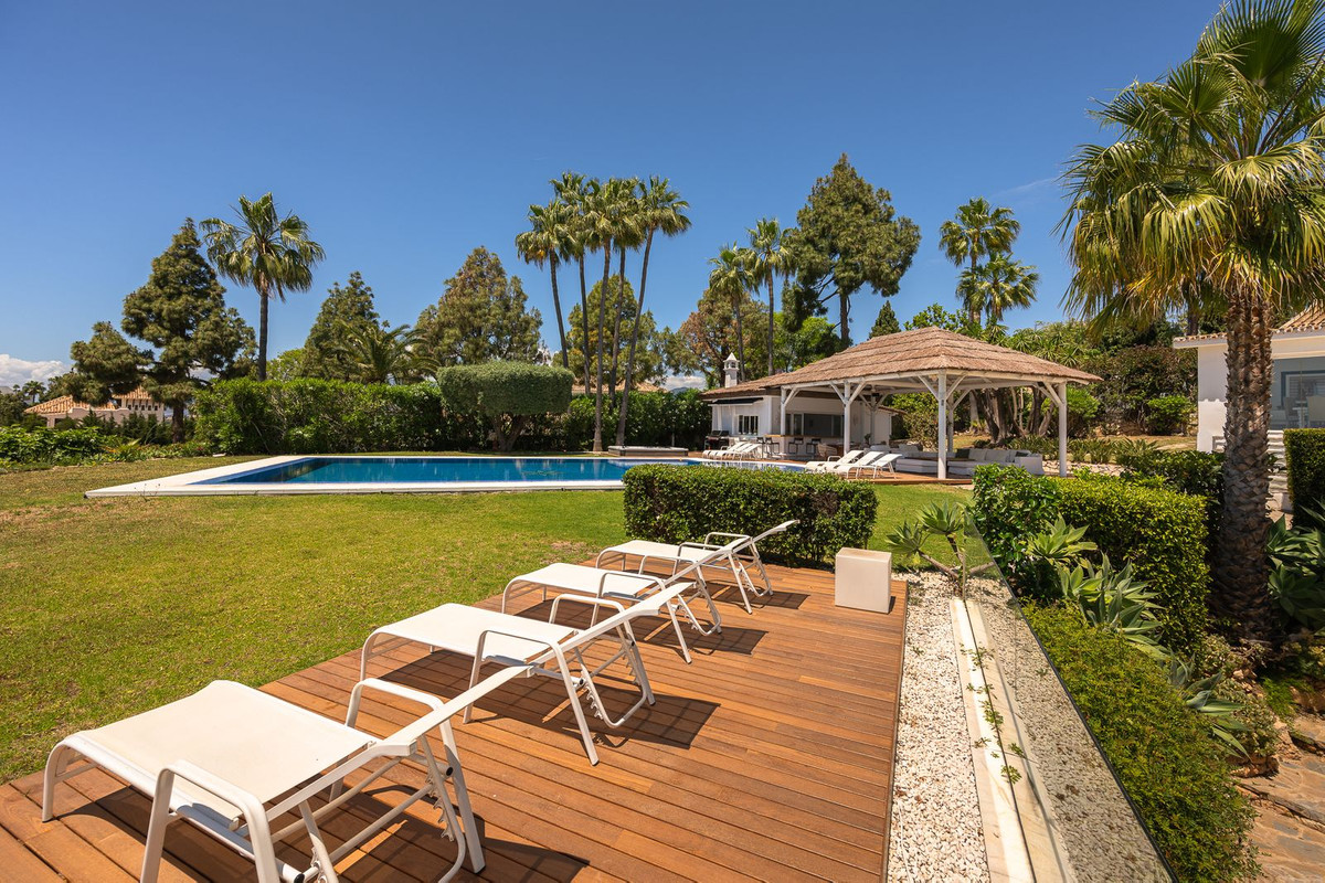 Se vende Villa - Chalet de 7 dormitorios en Costa Del Sol, Málaga, España