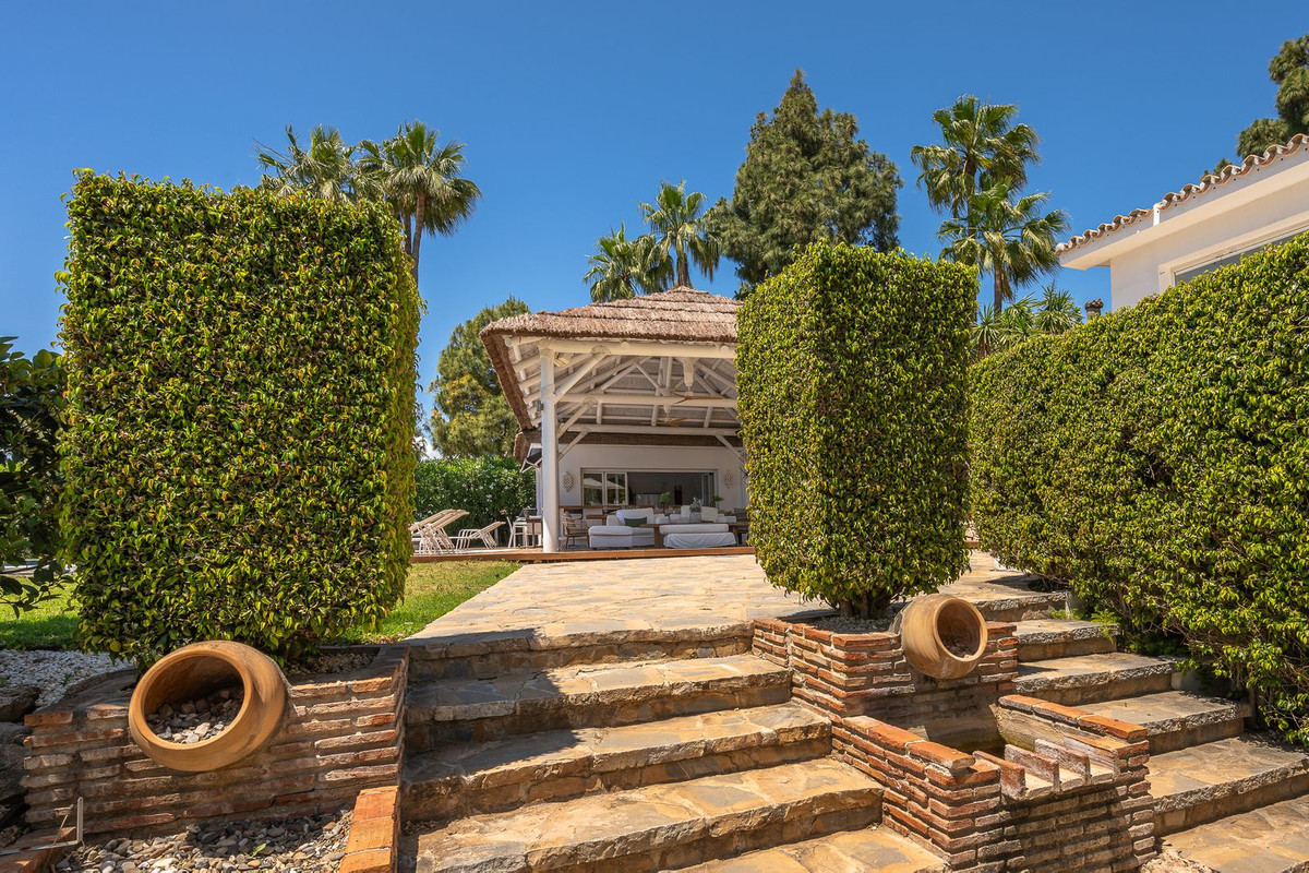 Se vende Villa - Chalet de 7 dormitorios en Costa Del Sol, Málaga, España