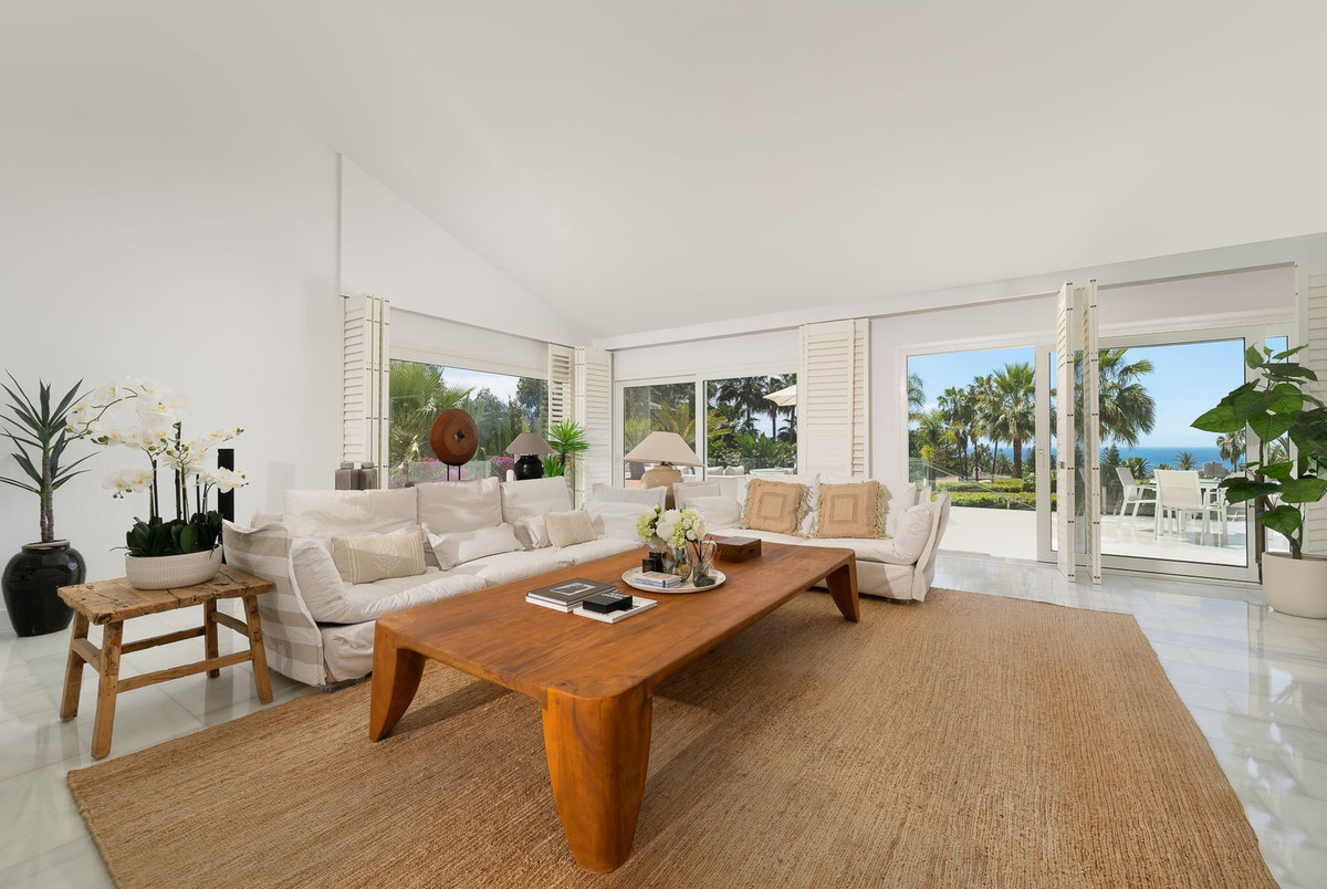 Se vende Villa - Chalet de 7 dormitorios en Costa Del Sol, Málaga, España