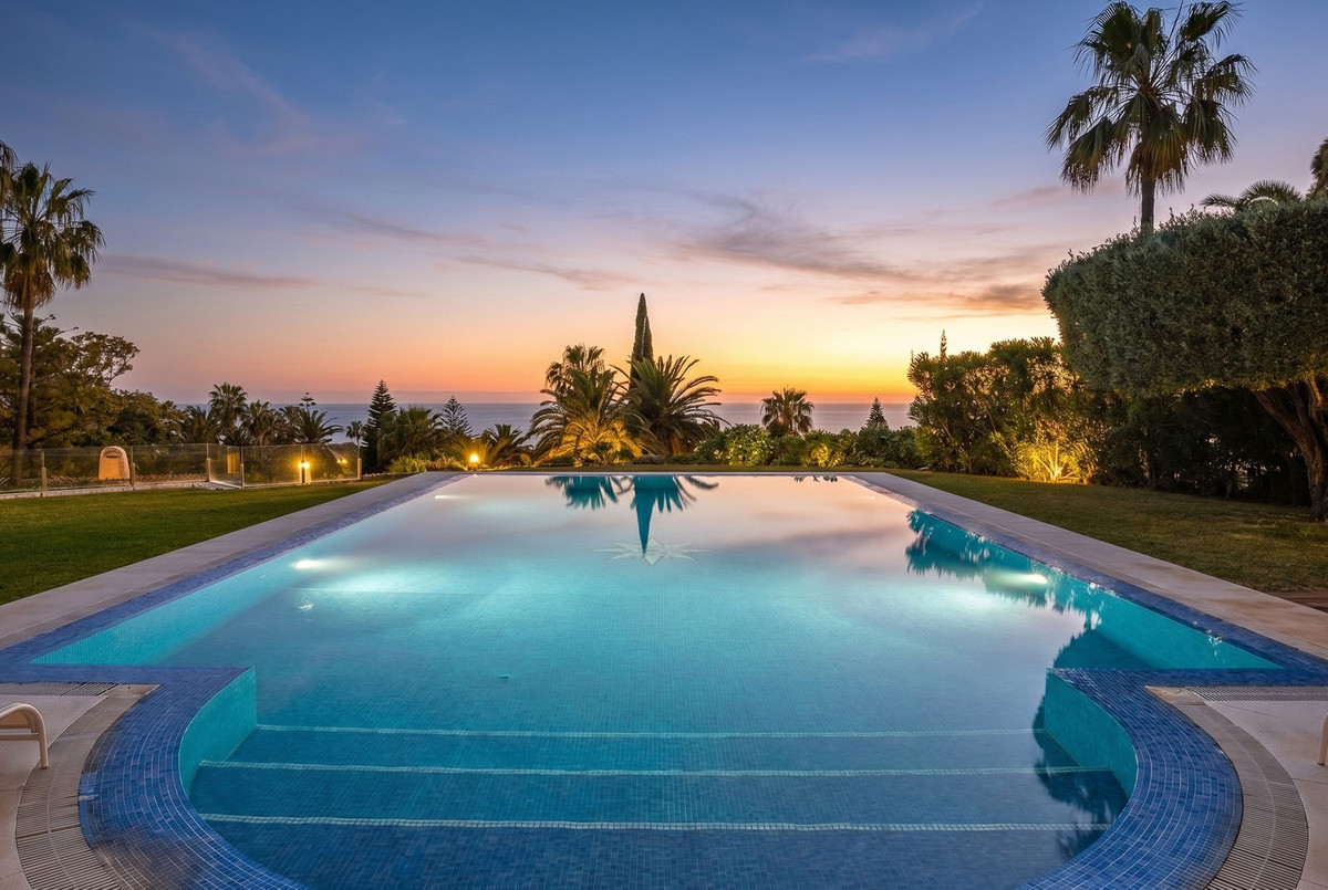 Se vende Villa - Chalet de 7 dormitorios en Costa Del Sol, Málaga, España