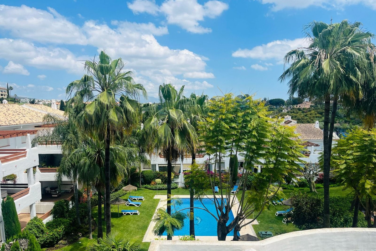 2 Bed Apartment for sale in Estepona Costa Del Sol, Málaga, Spain