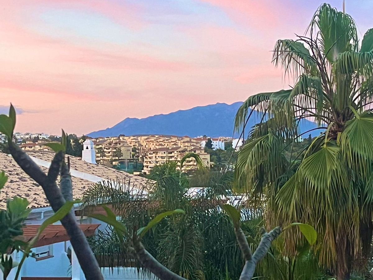 2 Bed Apartment for sale in Estepona Costa Del Sol, Málaga, Spain