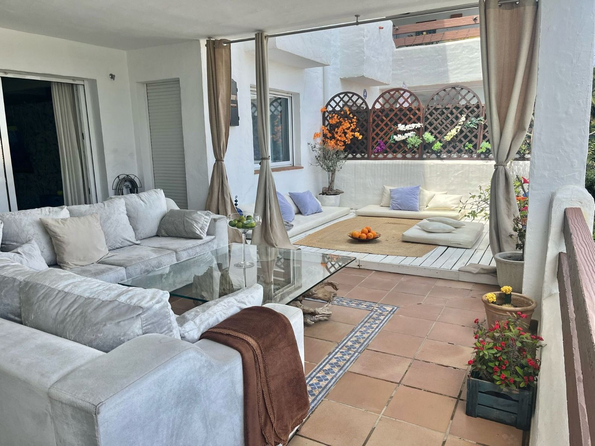 2 Bed Apartment for sale in Estepona Costa Del Sol, Málaga, Spain