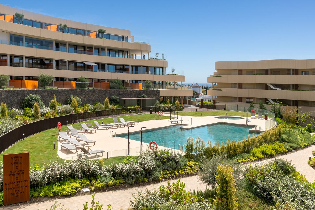2 Bed Apartment for sale in Fuengirola Costa Del Sol, Málaga, Spain