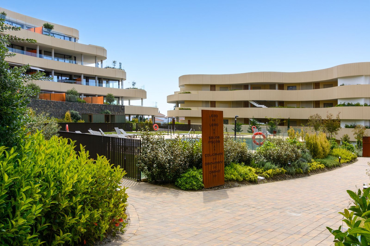 2 Bed Apartment for sale in Fuengirola Costa Del Sol, Málaga, Spain