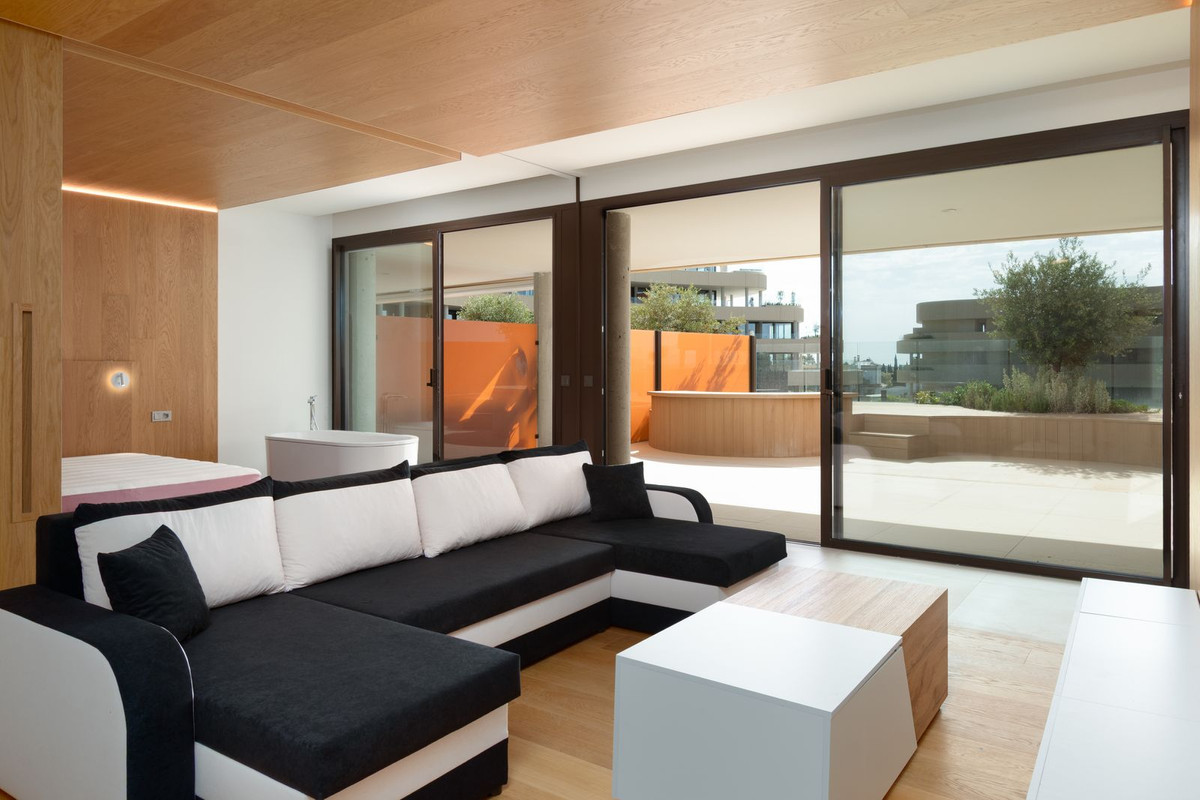 2 Bed Apartment for sale in Fuengirola Costa Del Sol, Málaga, Spain