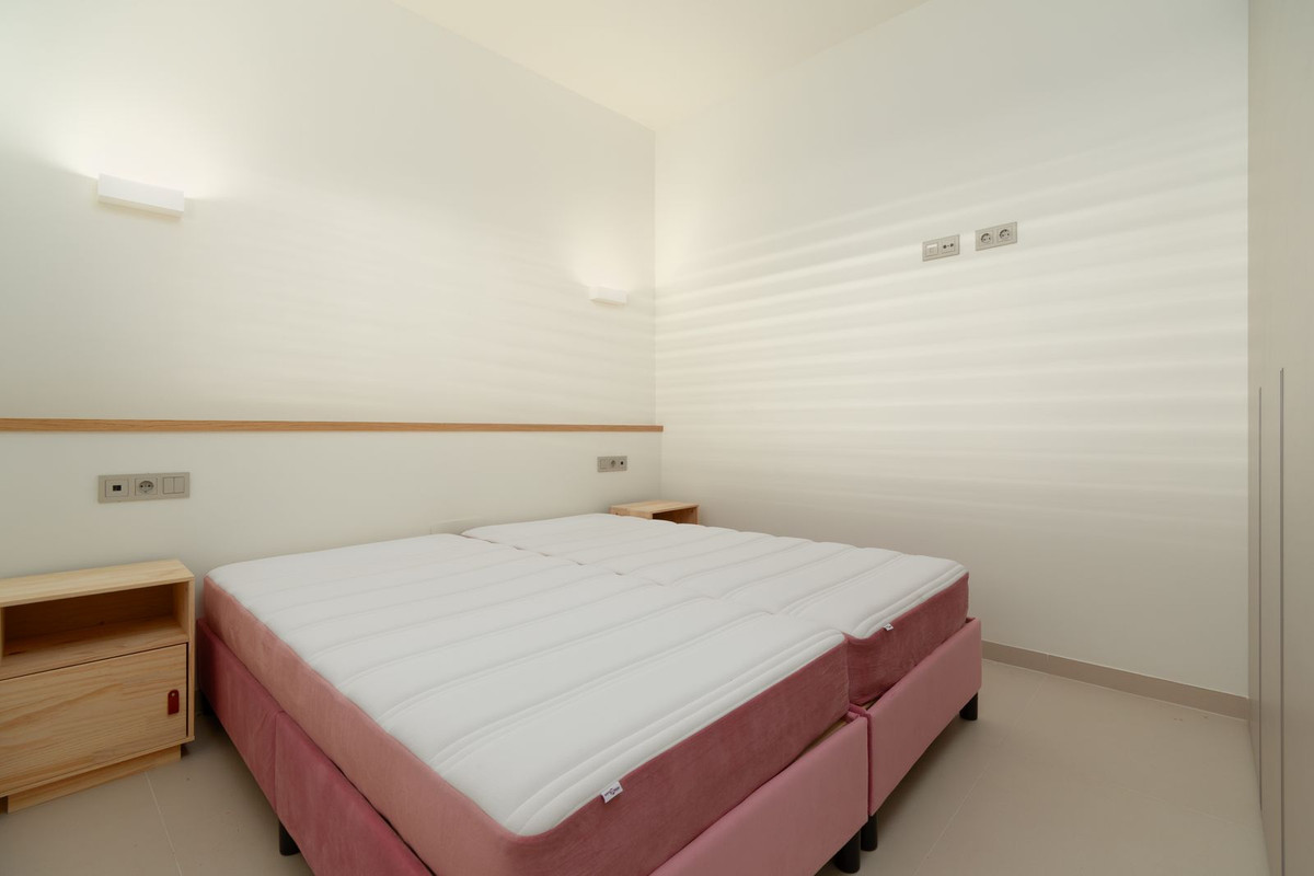 2 Bed Apartment for sale in Fuengirola Costa Del Sol, Málaga, Spain