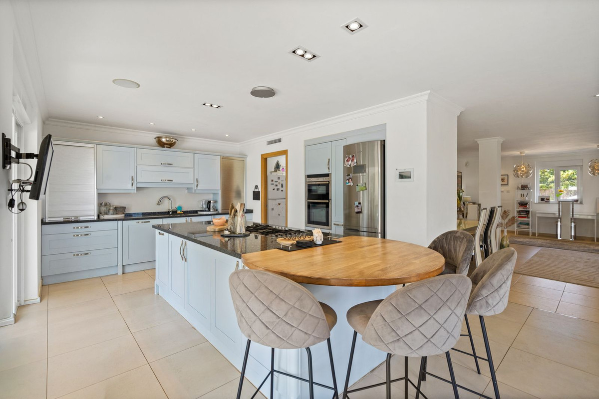 4 Bed Townhouse for sale in Alhaurín El Grande Costa Del Sol, Málaga, Spain