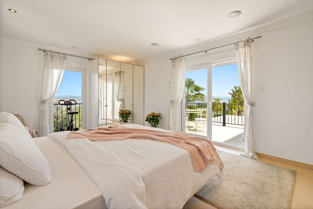 4 Bed Townhouse for sale in Alhaurín El Grande Costa Del Sol, Málaga, Spain