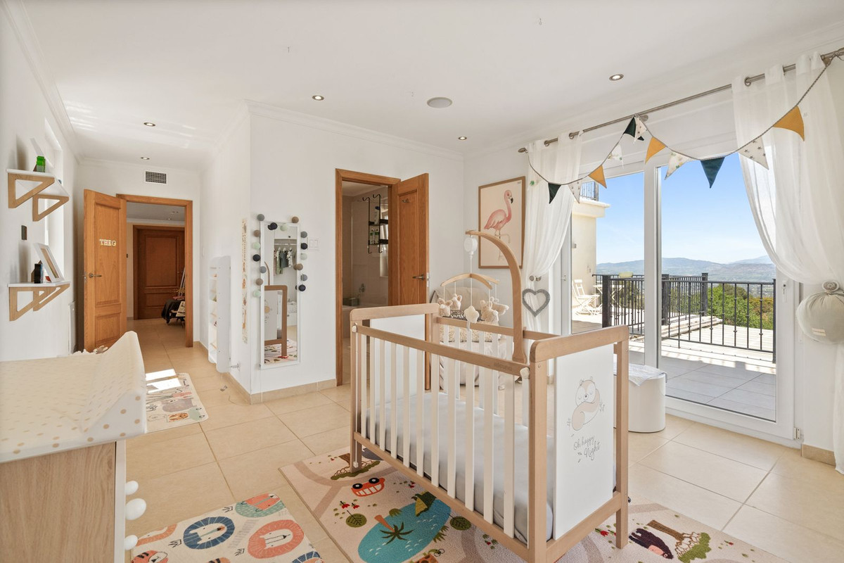 4 Bed Townhouse for sale in Alhaurín El Grande Costa Del Sol, Málaga, Spain