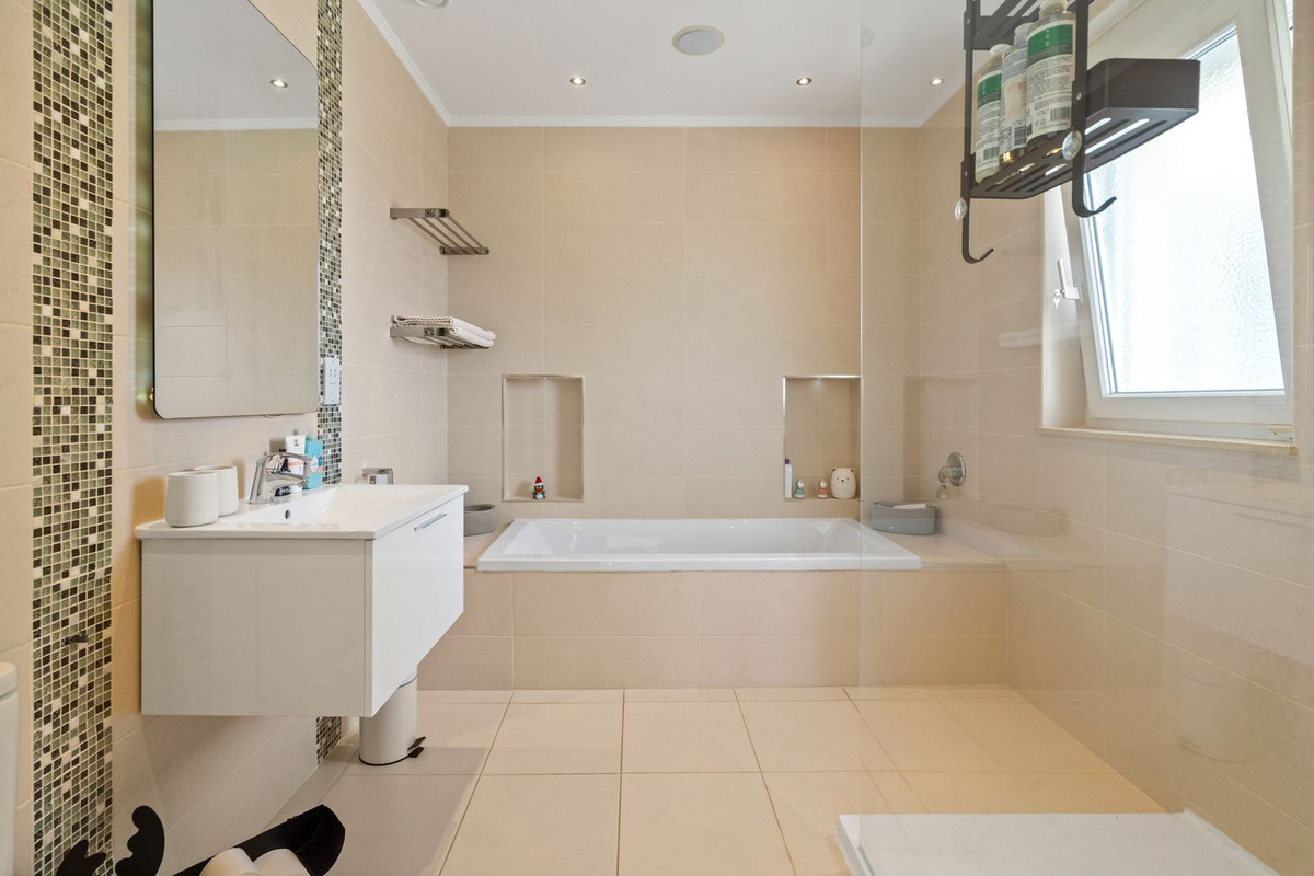 4 Bed Townhouse for sale in Alhaurín El Grande Costa Del Sol, Málaga, Spain