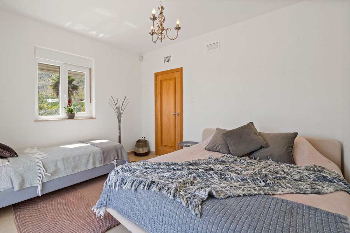 4 Bed Townhouse for sale in Alhaurín El Grande Costa Del Sol, Málaga, Spain