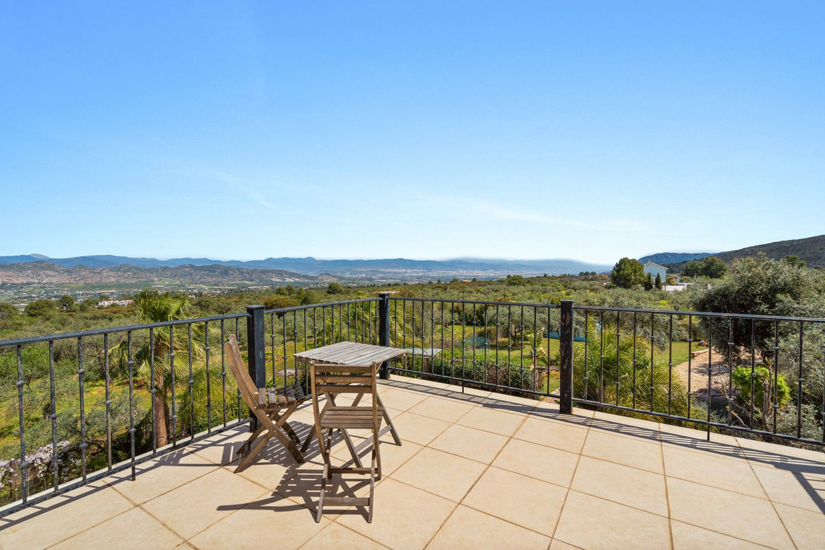 4 Bed Townhouse for sale in Alhaurín El Grande Costa Del Sol, Málaga, Spain