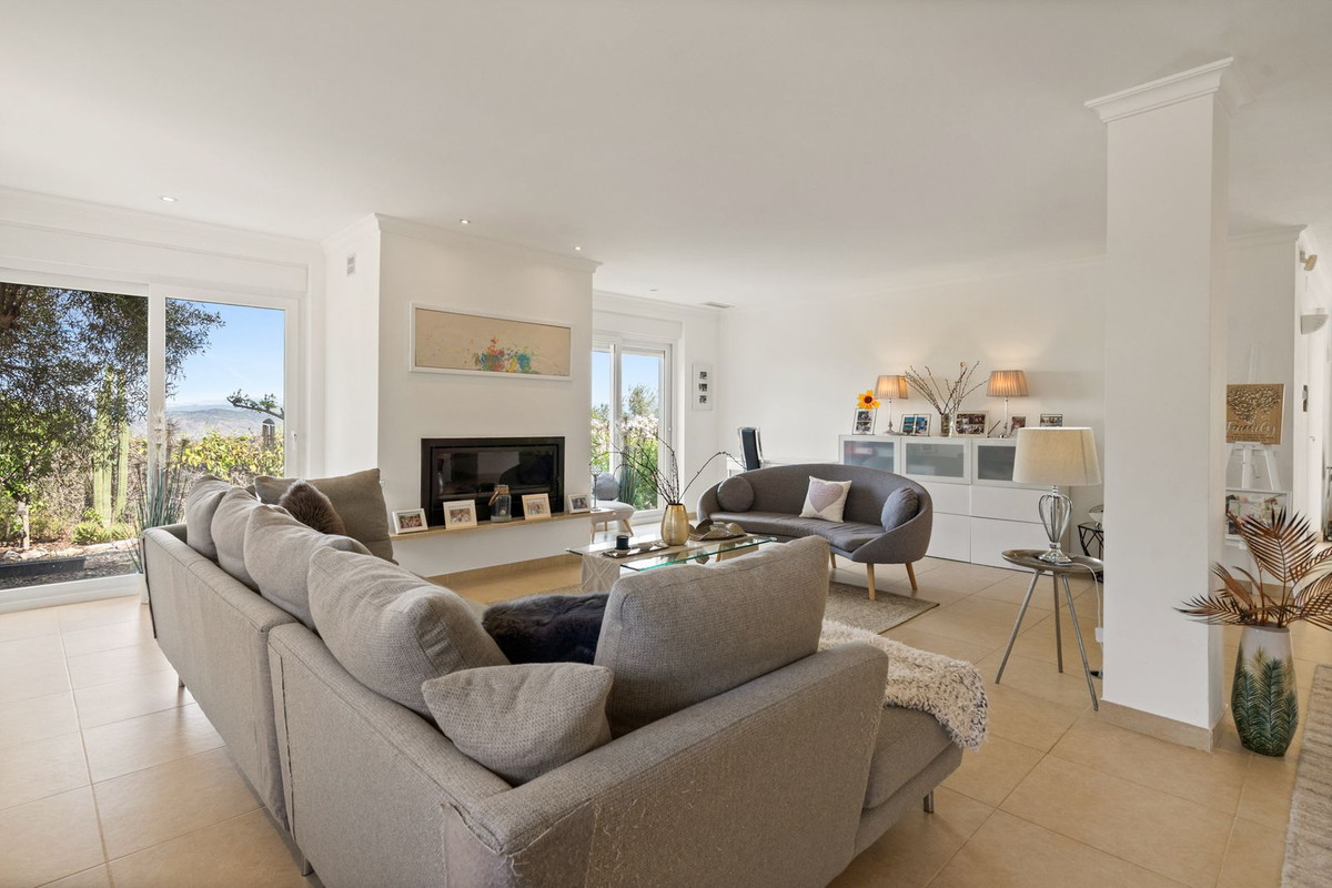 4 Bed Townhouse for sale in Alhaurín El Grande Costa Del Sol, Málaga, Spain
