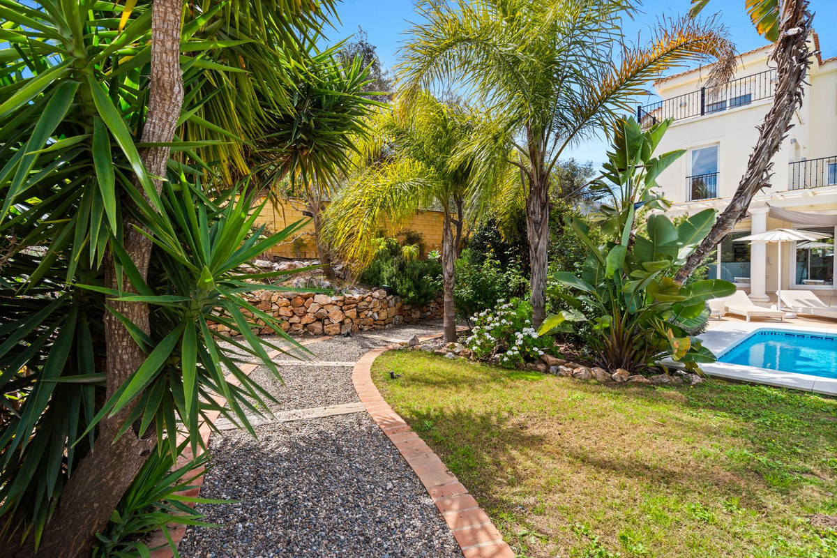 4 Bed Townhouse for sale in Alhaurín El Grande Costa Del Sol, Málaga, Spain