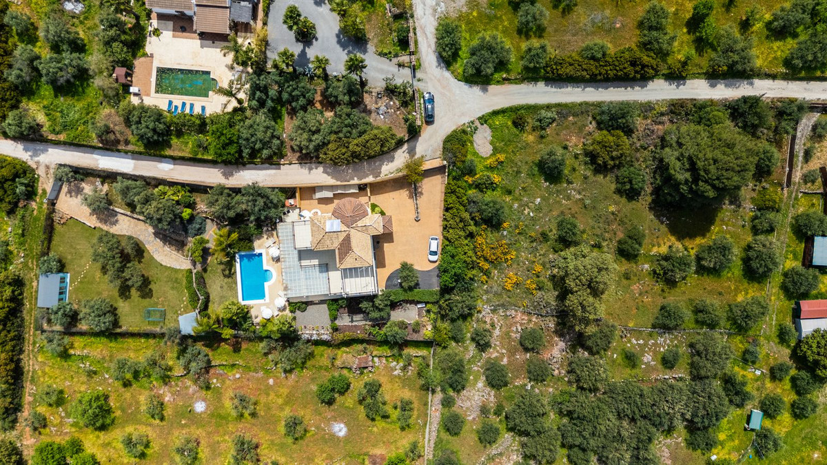 4 Bed Townhouse for sale in Alhaurín El Grande Costa Del Sol, Málaga, Spain