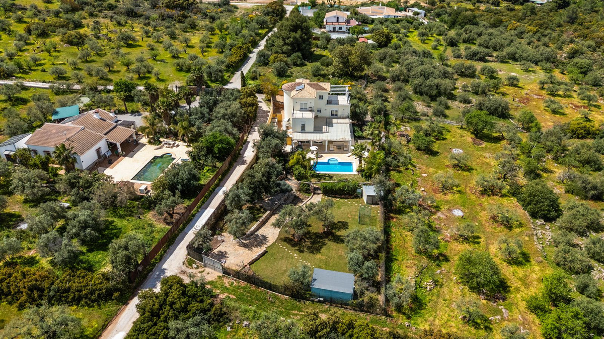 4 Bed Townhouse for sale in Alhaurín El Grande Costa Del Sol, Málaga, Spain