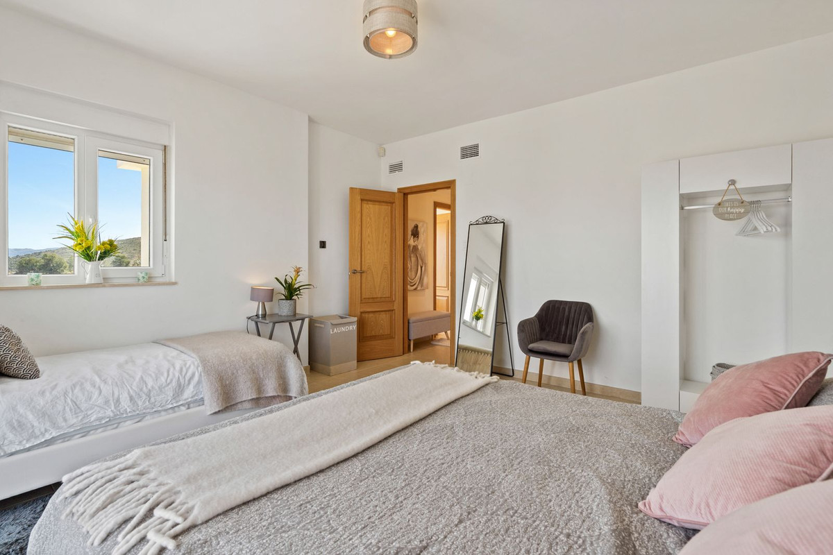 4 Bed Townhouse for sale in Alhaurín El Grande Costa Del Sol, Málaga, Spain