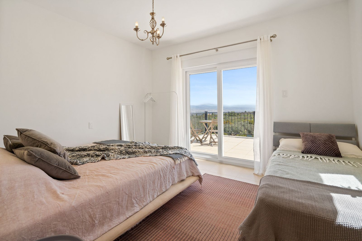 4 Bed Townhouse for sale in Alhaurín El Grande Costa Del Sol, Málaga, Spain