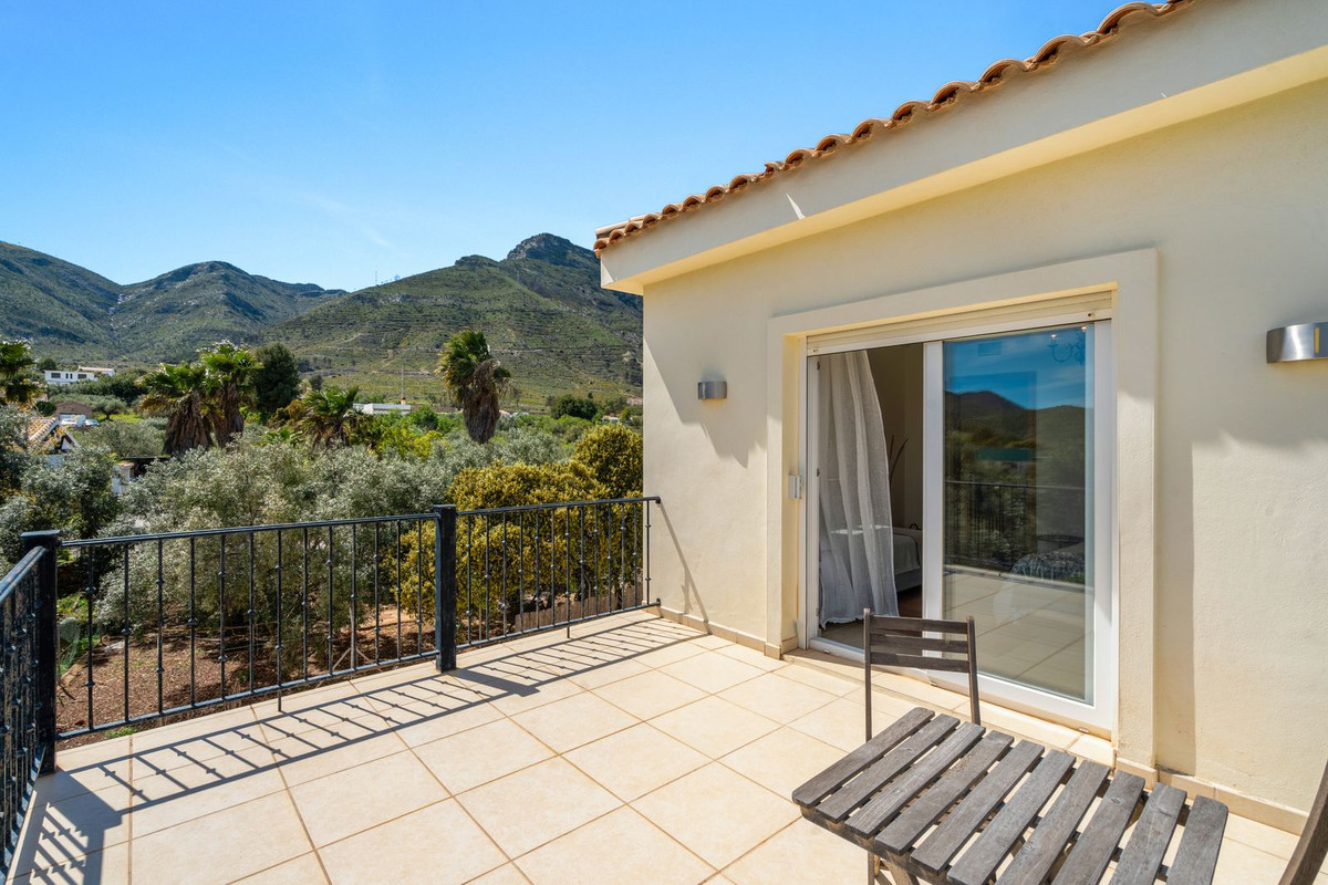 4 Bed Townhouse for sale in Alhaurín El Grande Costa Del Sol, Málaga, Spain