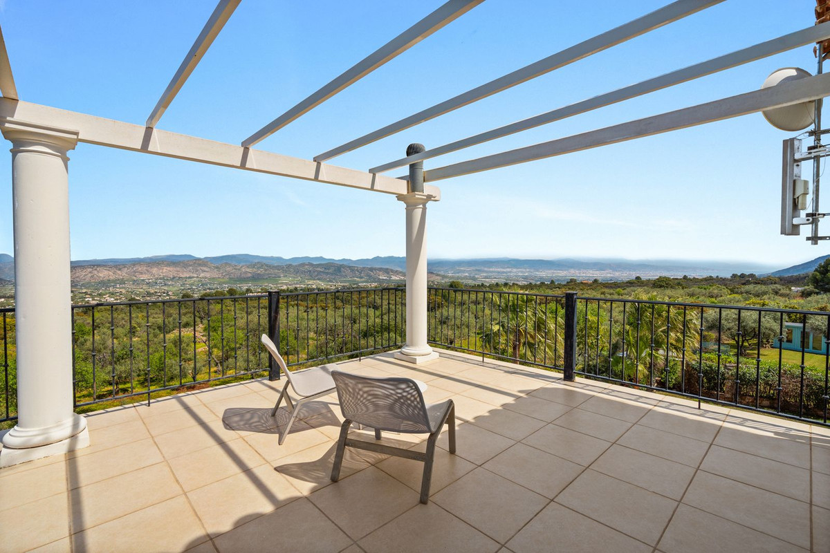 4 Bed Townhouse for sale in Alhaurín El Grande Costa Del Sol, Málaga, Spain