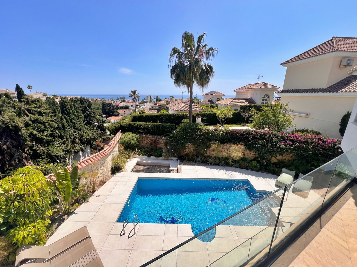 Se vende Villa - Chalet de 5 dormitorios en Costa Del Sol, Málaga, España
