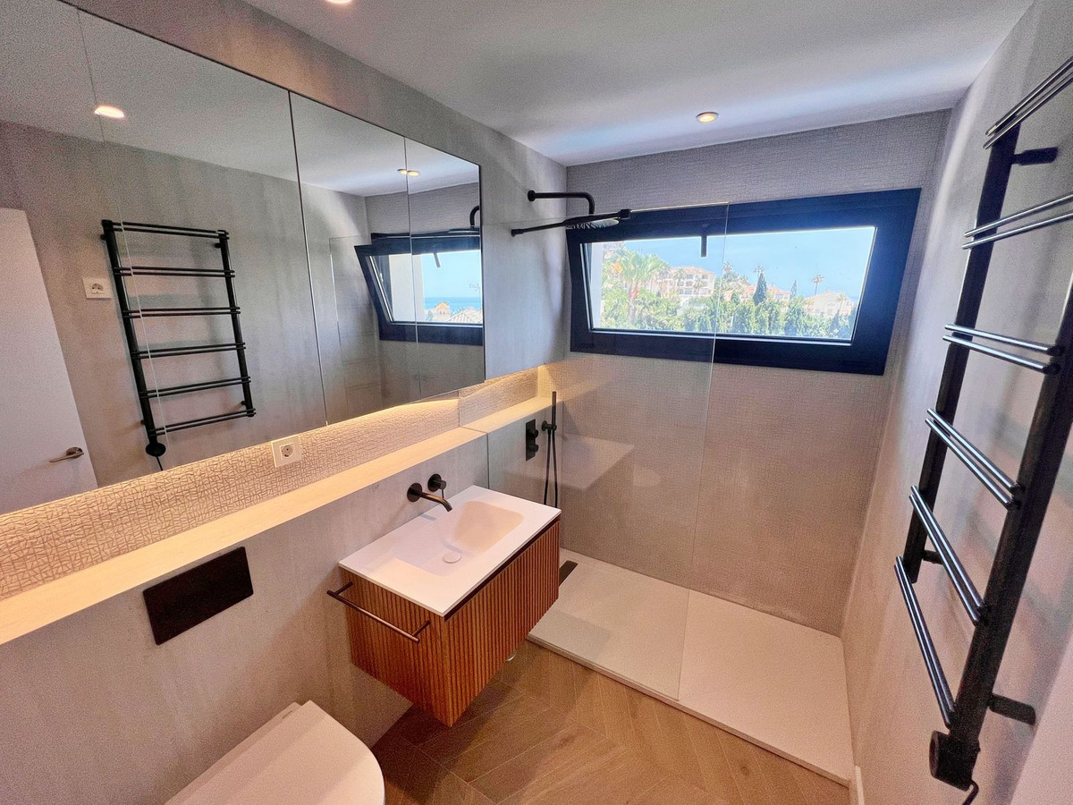Se vende Villa - Chalet de 5 dormitorios en Costa Del Sol, Málaga, España