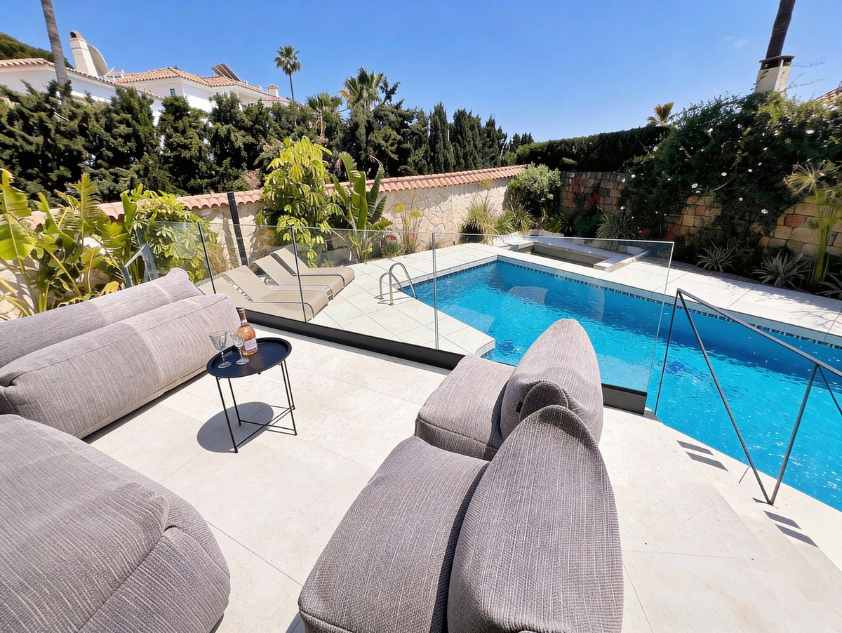 Se vende Villa - Chalet de 5 dormitorios en Costa Del Sol, Málaga, España