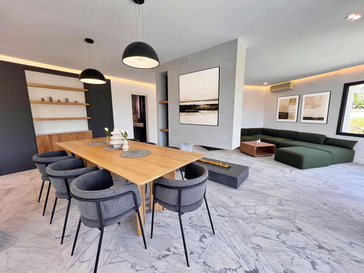Se vende Villa - Chalet de 5 dormitorios en Costa Del Sol, Málaga, España