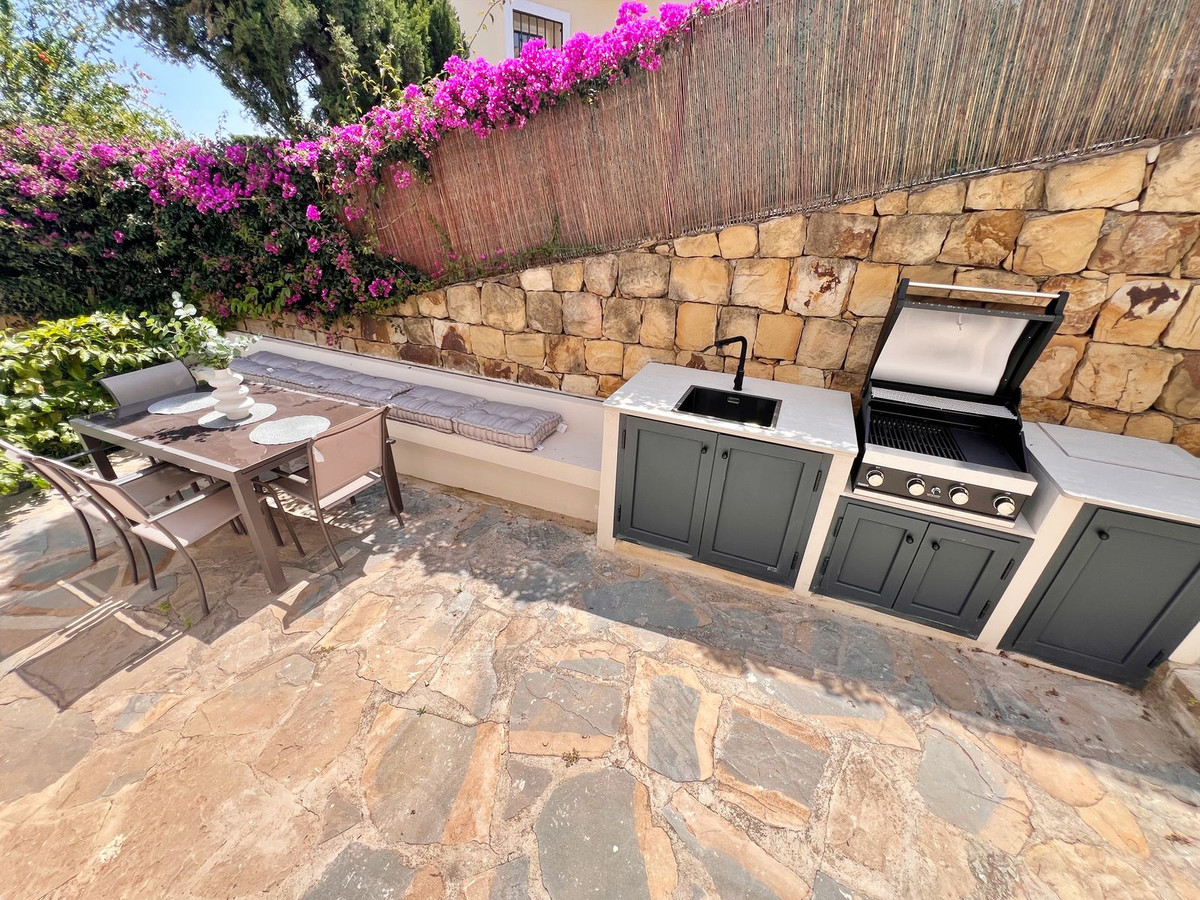 Se vende Villa - Chalet de 5 dormitorios en Costa Del Sol, Málaga, España