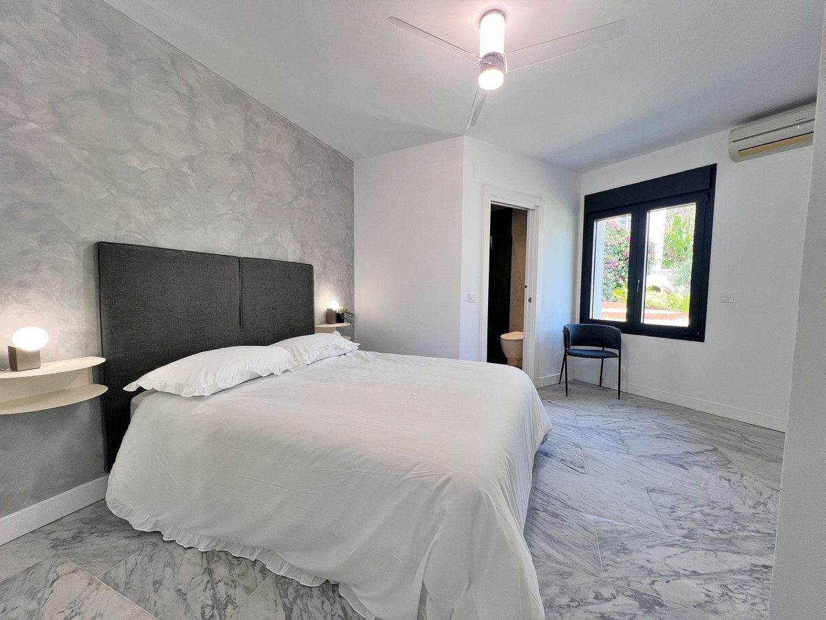 Se vende Villa - Chalet de 5 dormitorios en Costa Del Sol, Málaga, España